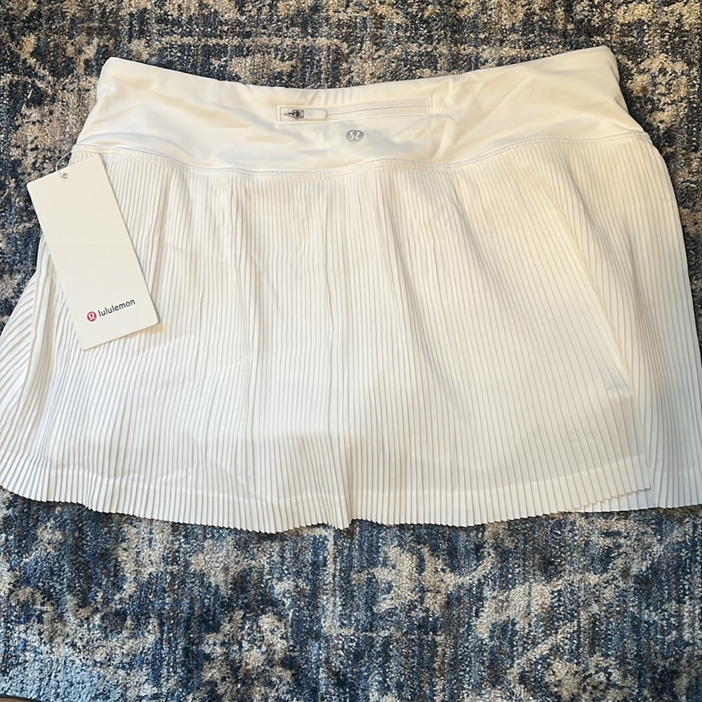 BRAND NEW WITH TAGS LULU TENNIS SKIRT